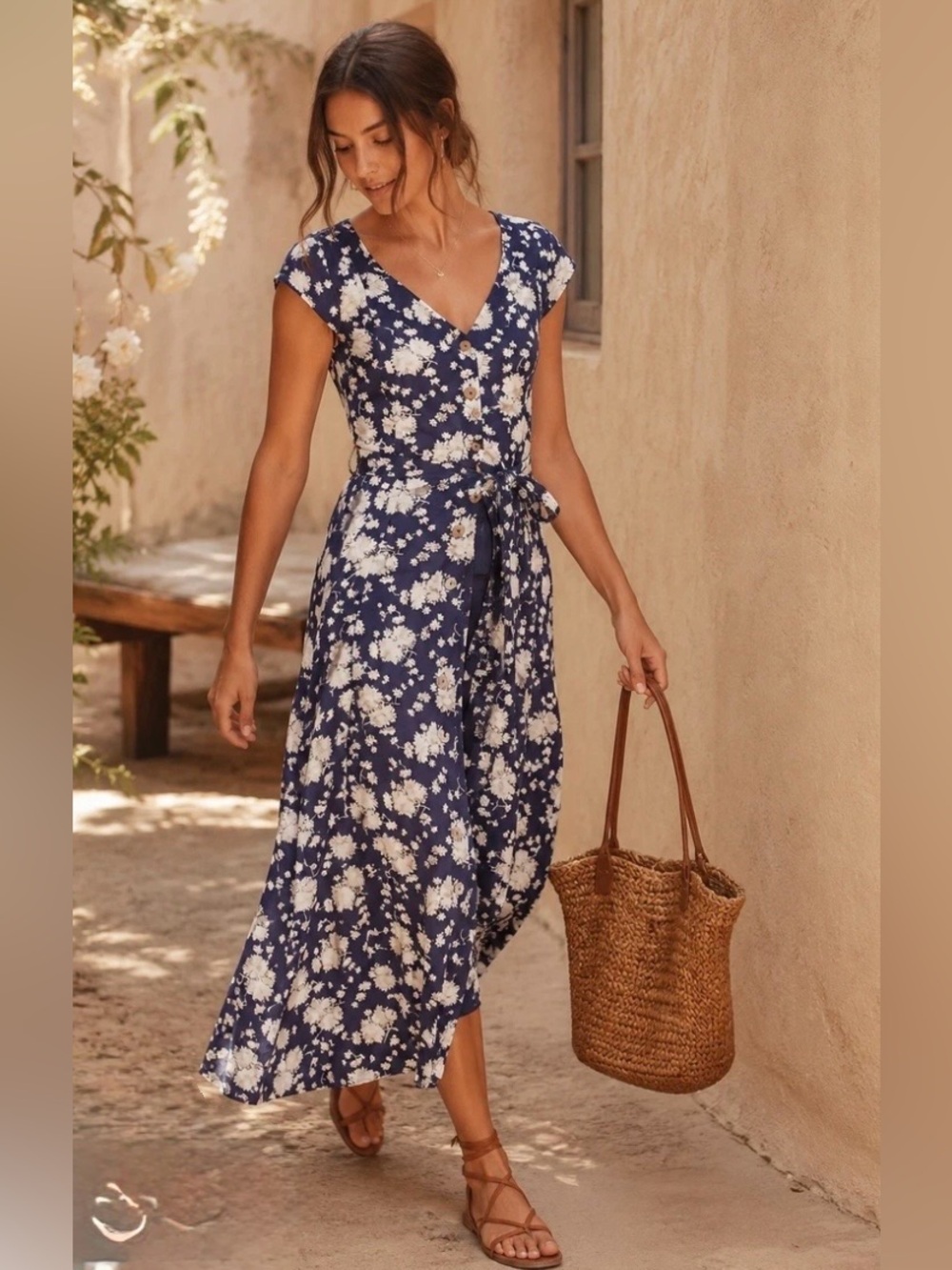 Maeve by Anthropologie Tate Navy.
White Floral Lattice Back Dress Sz 6